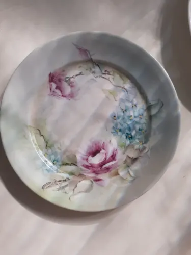 PRATO DE PORCELANA PINTADO À MÃO 