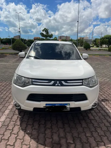 Mitsubishi Outlander 2.0 16V 160cv Aut. 2014