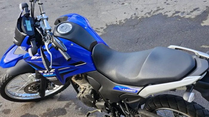 LANDER 2024 AZUL muito nova