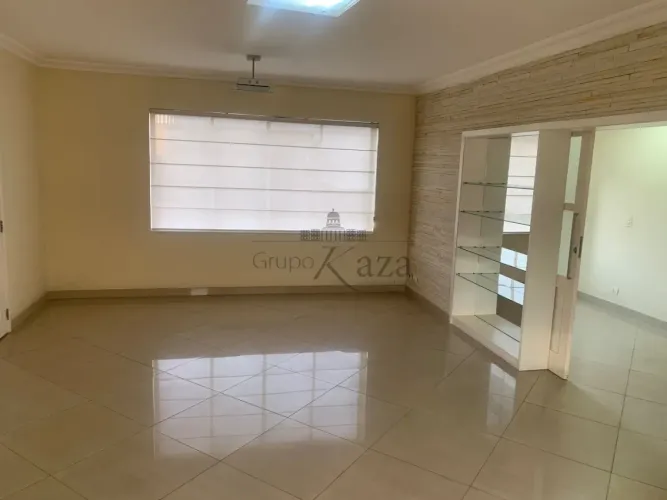 Oportunidade - Apartamento - Edifício Dias Aguiar - Centro - 3 Dormitórios - 120m².