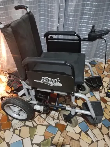 Cadeira de rodas motorizada