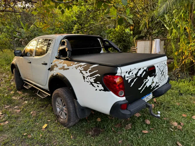 Mitsubishi L200 Triton GL 3.2 CD TB Int. Dies. Mec. 2015