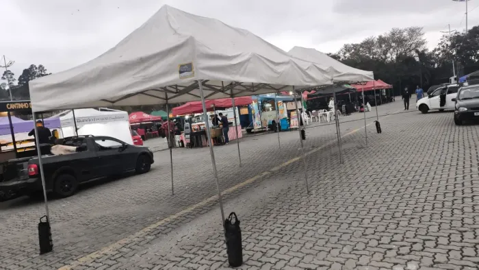 Tenda 3x6 seminova