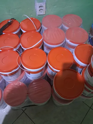 Massa acrílica baldes de 5,5 kg 50 baldes