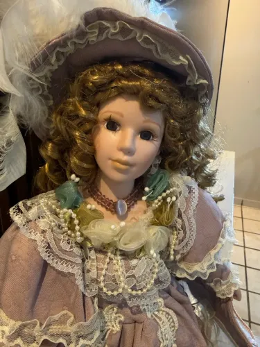 Boneca de porcelana um luxo!