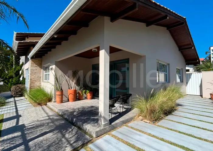 Casa em Cabeçudas Itajaí