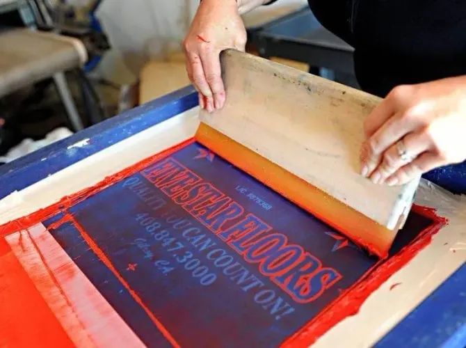 Serigrafia completa com mesa térmica de 10 berços