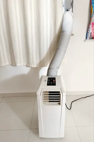 Ar-condicionado portátil Elgin Mobile, 9.000 BTUs, quente e frio.