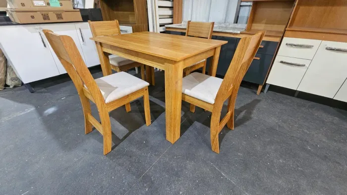MESA 4 CADEIRAS - NOVA / ENTREGAMOS MONTADO 
