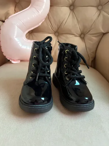Bota Infantil (tamanho 23)