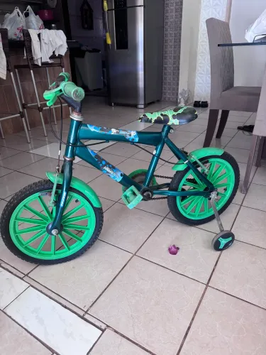 Vendo bicicleta infantil nova 