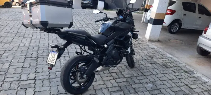 Versys 650 apenas 3.900 km