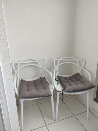Cadeira 30,00 reais cada