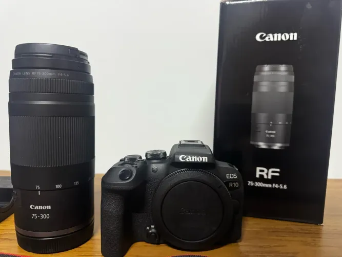 Câmera Canon EOS R10 + Lente RF 75-300mm + Adaptador EF - Estado de nova