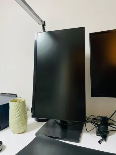 Monitor Samsung Odyssey 24 polegadas.