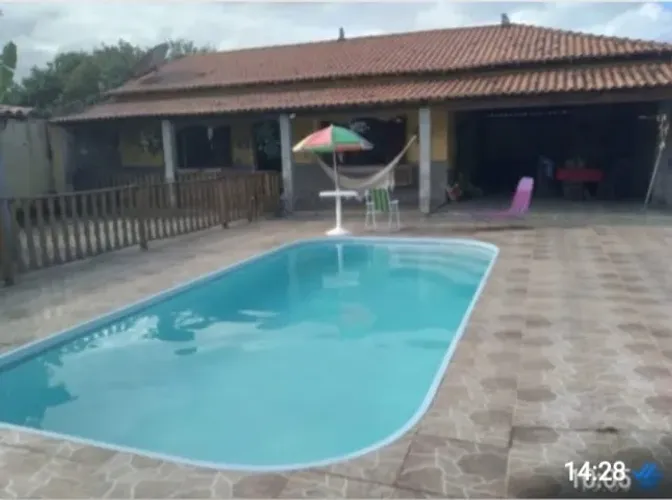 Vendo casa em Araruama 3 minutos da pista