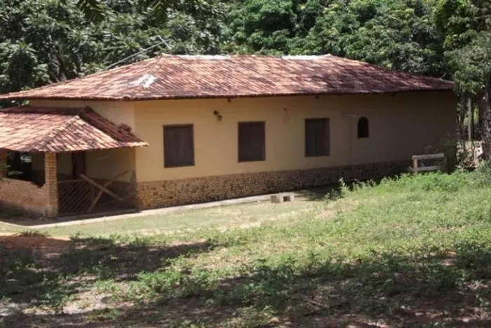 Linda fazendinha de 5,6 hectares as margens do Rio,Jaboticatubas (Temos varias opções).