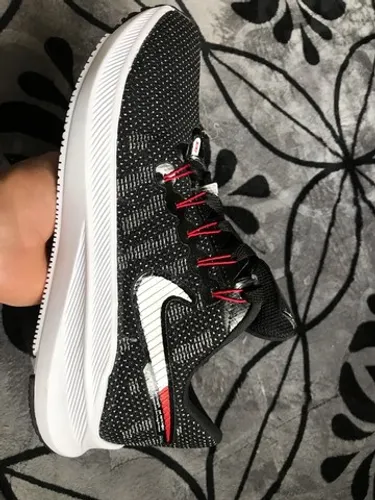 Tênis masculinos Nike, New Balance e Adidas
