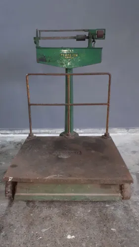 Balança antiga perfecta comercial para mil kilos
