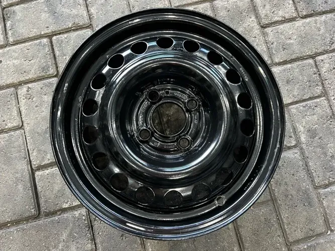 Roda de Ferro GM 14 4x100 R$249,00 - Usada Pintura Restaurada - Ótima condição