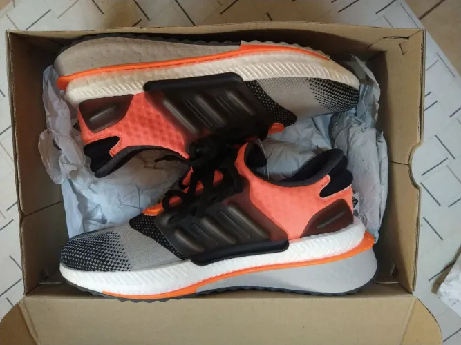 Adidas XPLR Boost Original e Novo