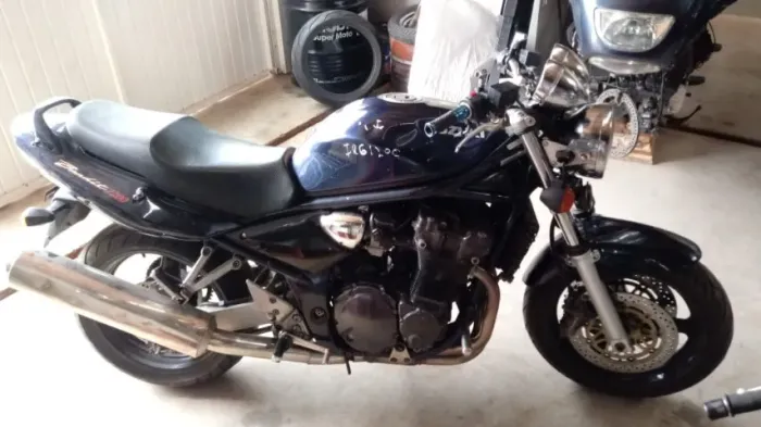 Sucata de moto para venda de peças Suzuki bandit 1200 ano 2005