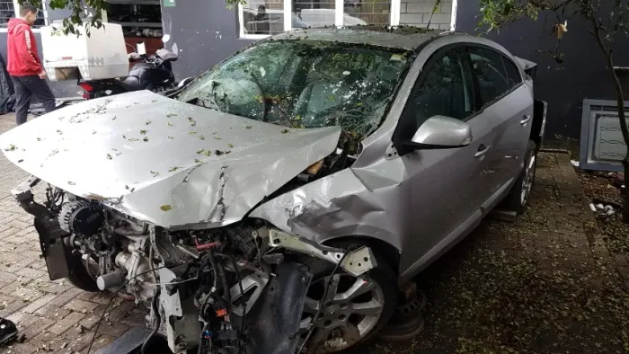 Sucata fluence privilegie 2.0 16v - retirada de peças