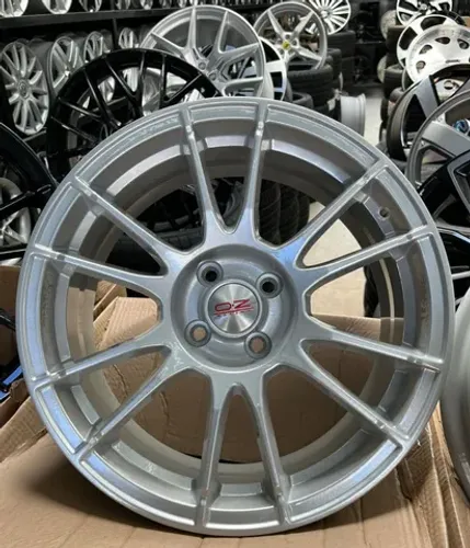 Jogo de rodas OZ RACING VW/GM/HONDA ARO  17 Furação 4x100 Scorro - NOVAS