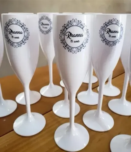 Taças de champagne personalizado com tema de sua preferência 