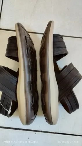 Sandálias Masculinas Marrom marca Cartago modelo Luxemburgo