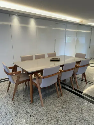 Mesa laqueada (somente MESA, sem cadeiras)