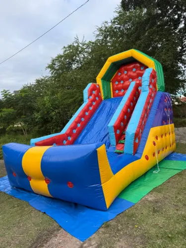 Brinquedo Escorregar tobogã inflável 