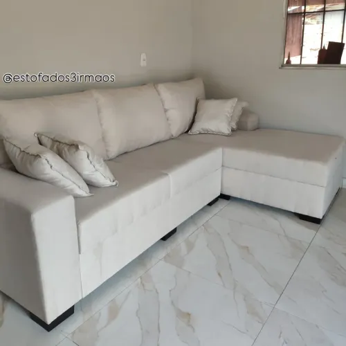 Sofá chaise todo em linho disponível 