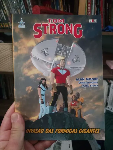 Tom Strong - A Invasão das Formigas Gigantes