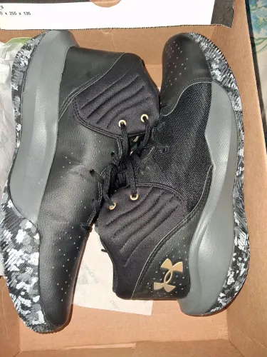 Tênis Under Armour jet original 