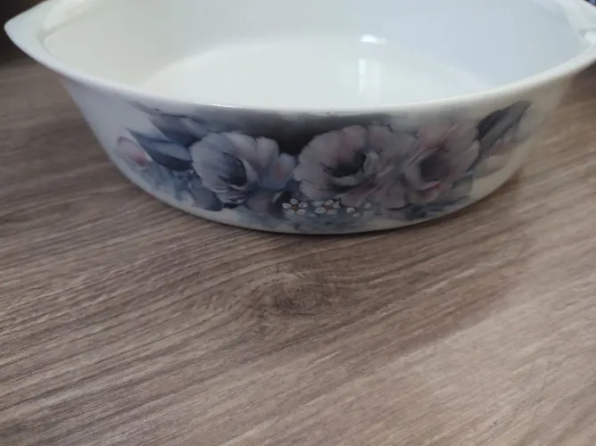 Refratário de Porcelana com Flores Delicadas