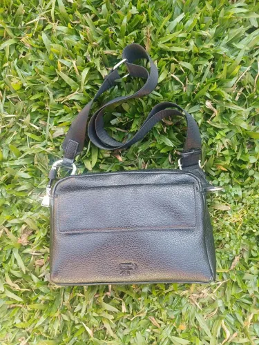 Bolsa transversal preta tam 22x17x11