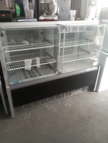 NZ. Vitrine dupla refrigerada e aquecida 1,40m Gelopar