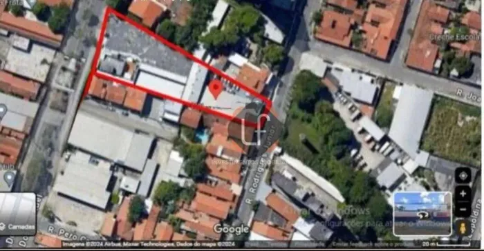 Terreno com 2 frentes correspondentes ideal para investidores perto da Praia de Iracema-Fo