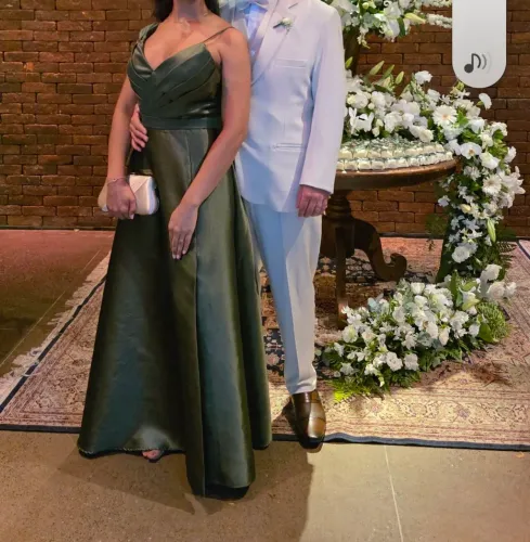 Vestido verde oliva madrinha