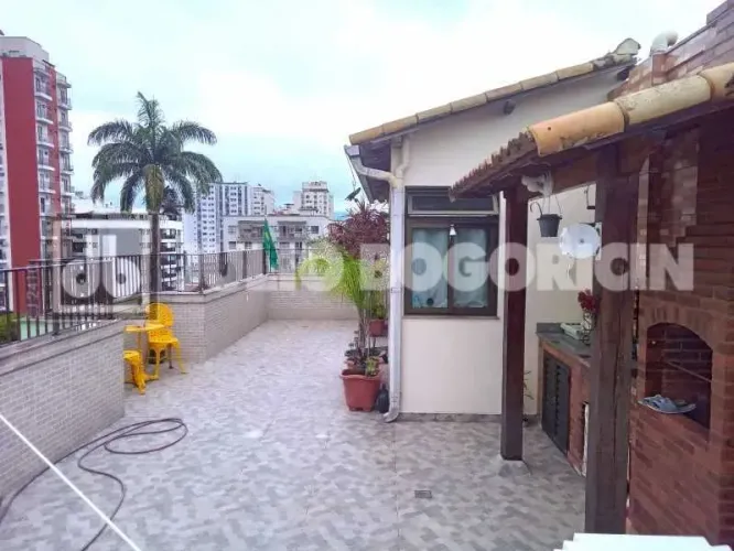 Excelente Cobertura Pechincha Duplex 3quartos 1suíte Churrasqueira 2vagas.Localização priv