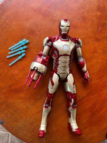 Boneco / Action Figure Iron Man Mark XLII 40cm eletrônico - Raro