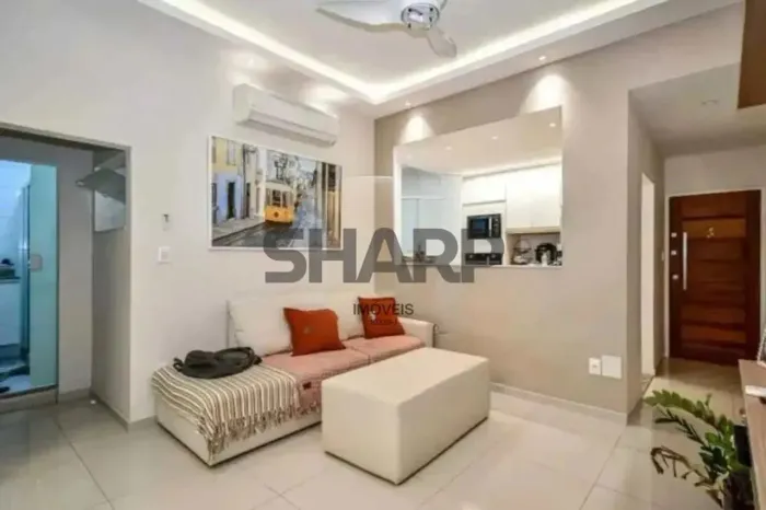 Charme e Conforto: Apartamento de 2 Quartos com Suíte no Edifício Del Palmar, Botafogo