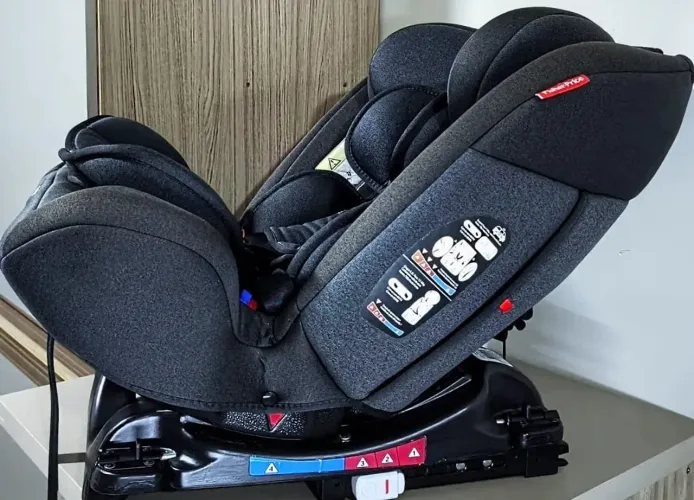 Cadeirinha Fisher Price com ISOFIX 