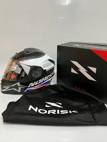 Capacete Norisk Reino Unido 