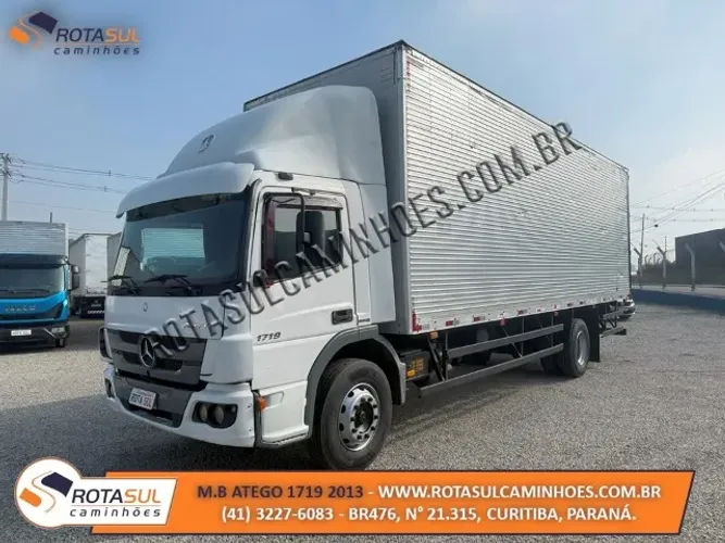 M.BENZ ATEGO 1719 Baú 8,50m
