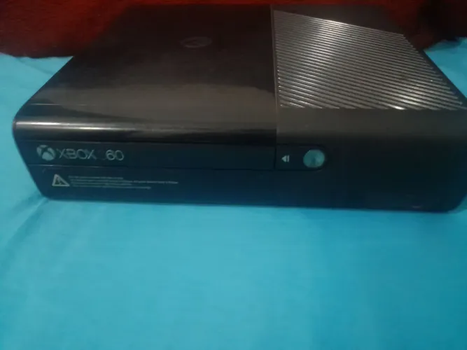 Xbox 360 semi novo 