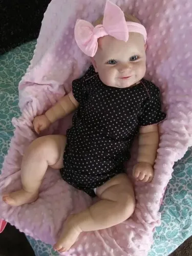 Bebê Reborn Realista / corpo de pano