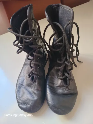 Botinha Capézio para dança 28/29