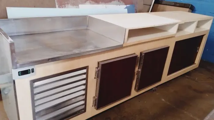 Balcão Refrigerado, com 2 porta + motor + armario.